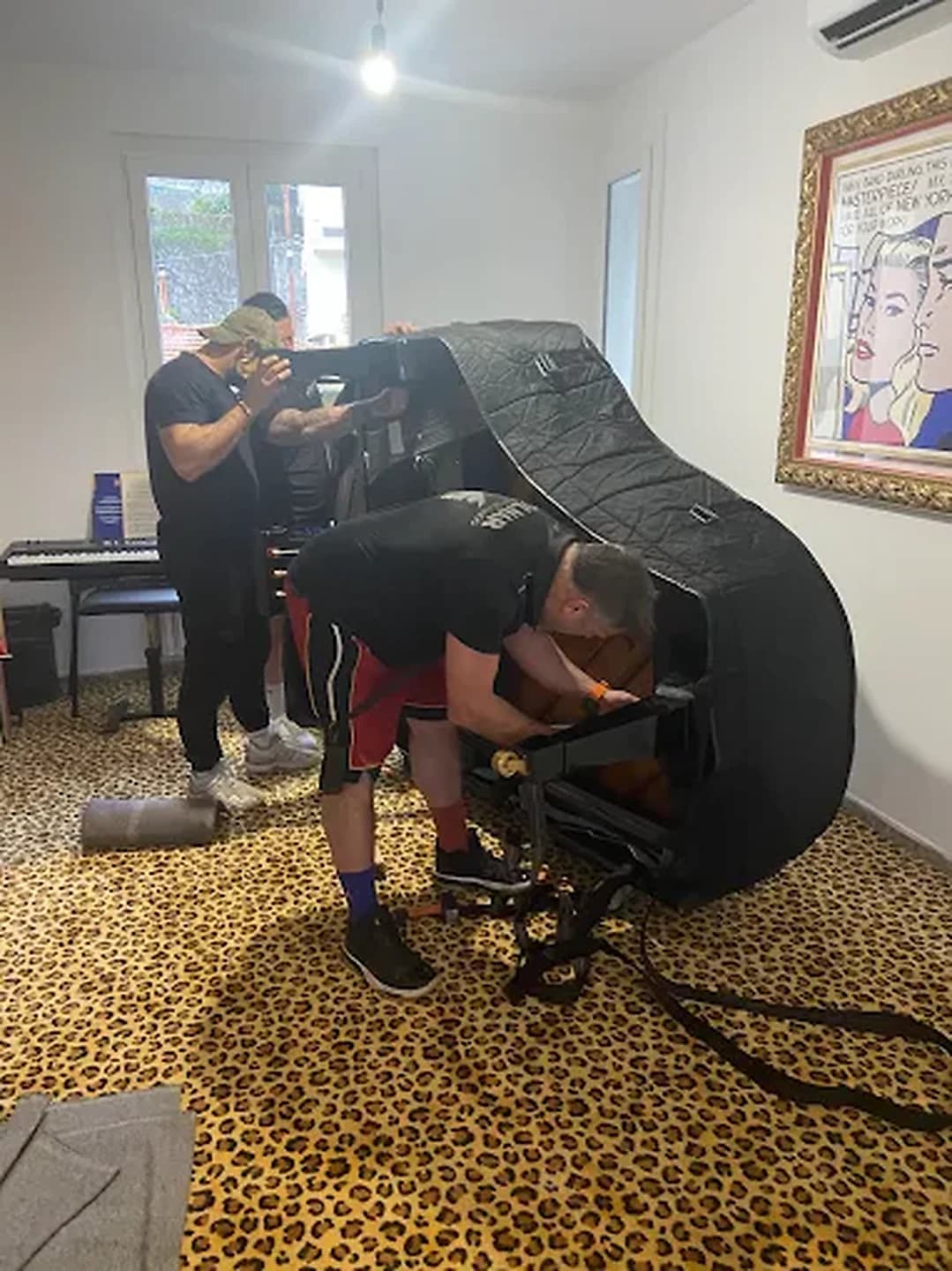 Démontage et calage d'un piano à queue par l'équipe AzurMove